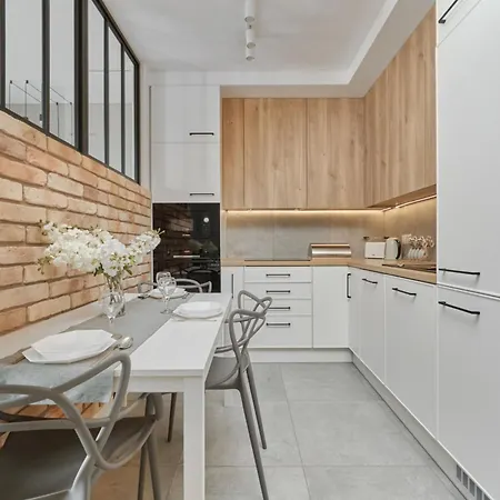 River View With Balcony & Free Garage By Renters Вроцлав