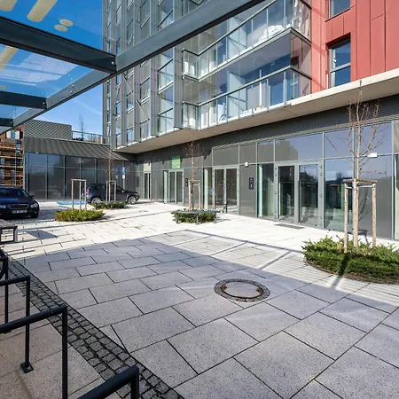 River View With Balcony & Free Garage By Renters * Вроцлав