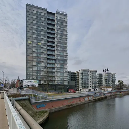Apartament River View With Balcony & Free Garage By Renters