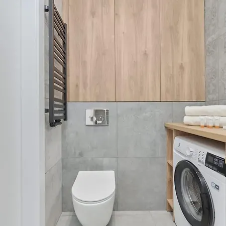 River View With Balcony & Free Garage By Renters Апартаменти Вроцлав